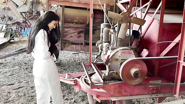 Vintage Tractor Mayhem 4K -Enjoy the Elegant Chaos of Rusty Machines in Action!