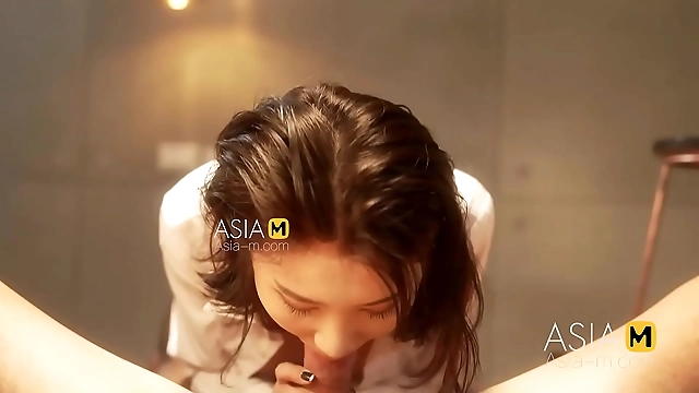 JAV Slutty Secretary Gets Footjob from Boss - Zhou Ning in MD-0258 - Best Original Asia Porn Video