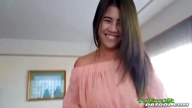 Enchanting Thai Beauty Seduces Stranger in Raucous Hotel Romp
