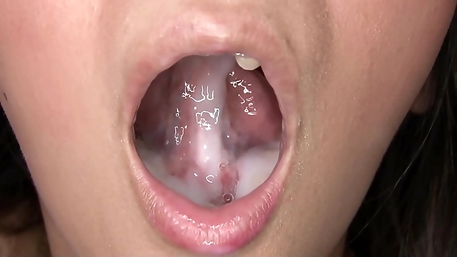 JAV Babe Rumi Kanzaki Gives You a Mind-Blowing Cumshot!
