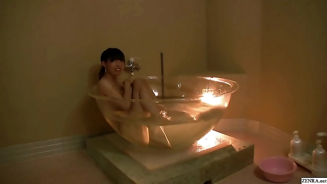 JAV Alluring Enchantress Gets Wet and Wild in Weird Bathtub