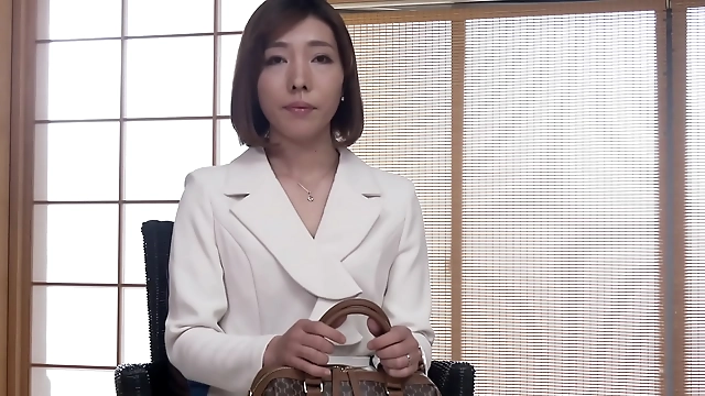 Unleash Your Desires with the Alluring Chihiro Hanamura in Her First JAV Experience!