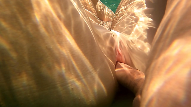JAV Luscious Babe Gets Fucked Underwater Then Takes on Public Anal on the Beach!