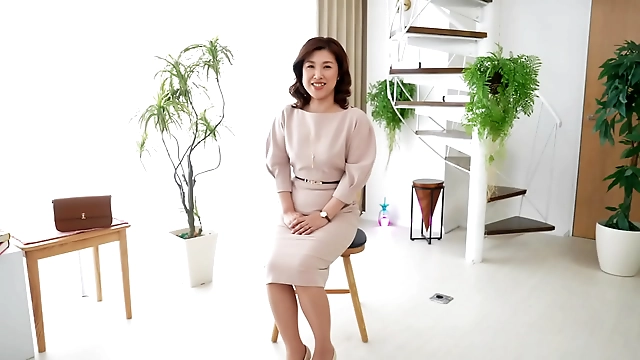 Married Woman Yumika Towa's Sizzling JAV Debut - Unleash Your Inner Desires!