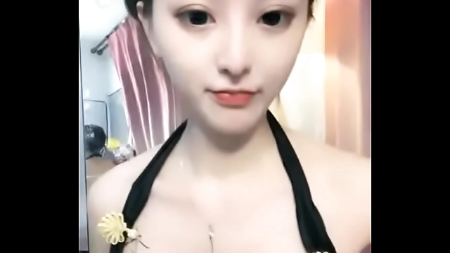 JAV MILF with a Luscious Peach Butt in Private Girlfriend Video!